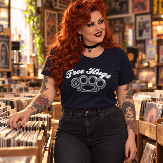 T-shirt femme Free Hugs Ted Dollar porté par une rousse gothique chez un disquaire